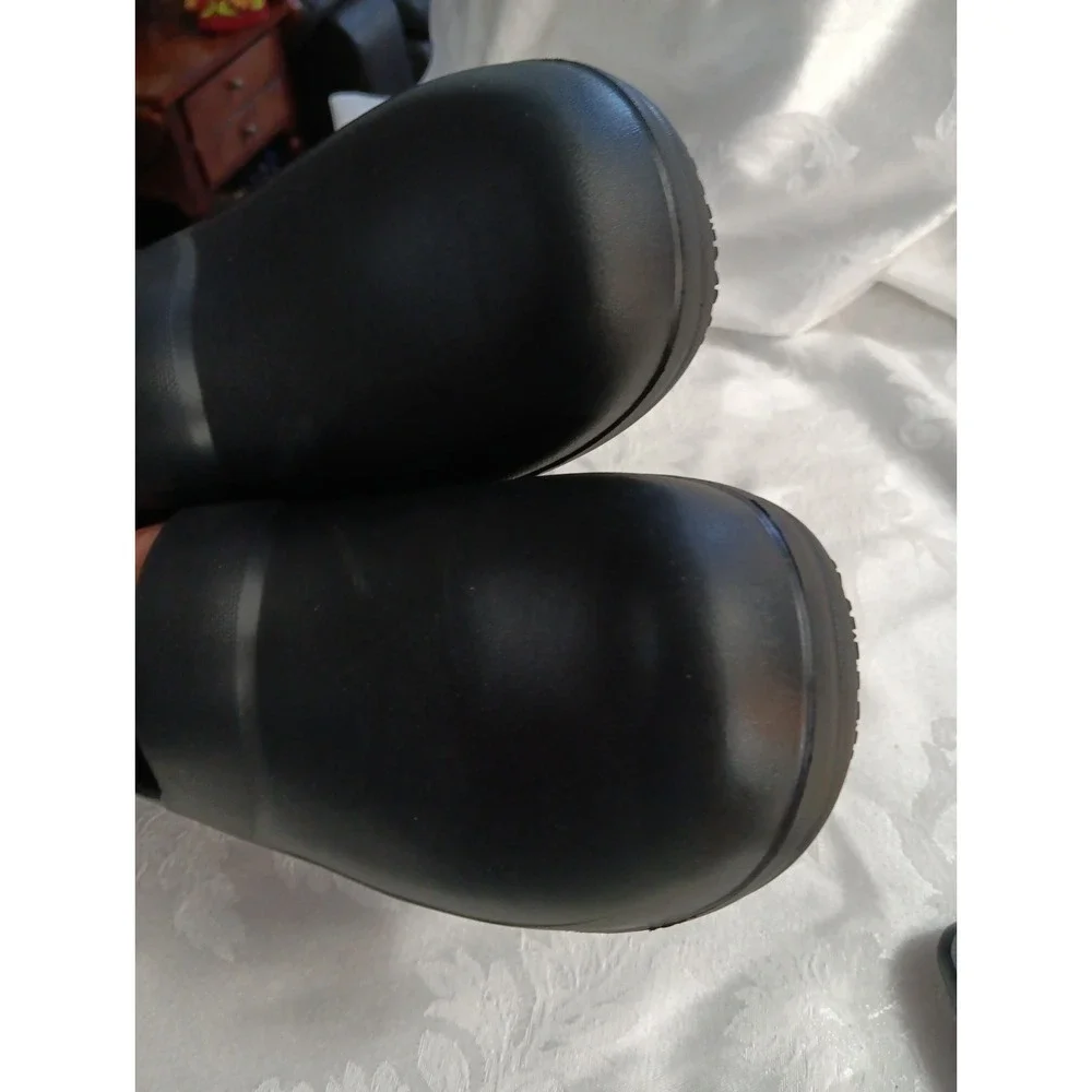 CROCS product pair